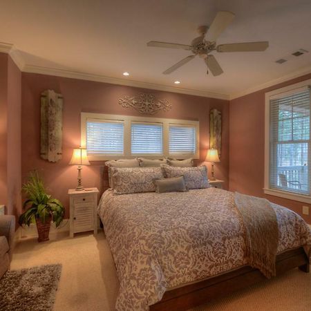 The Village Condo Greensboro Ngoại thất bức ảnh