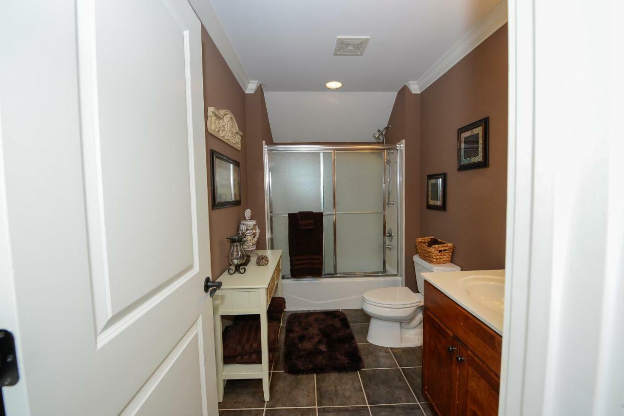 The Village Condo Greensboro Ngoại thất bức ảnh