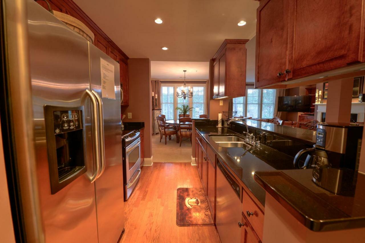 The Village Condo Greensboro Ngoại thất bức ảnh