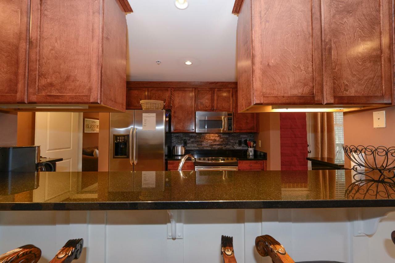 The Village Condo Greensboro Ngoại thất bức ảnh