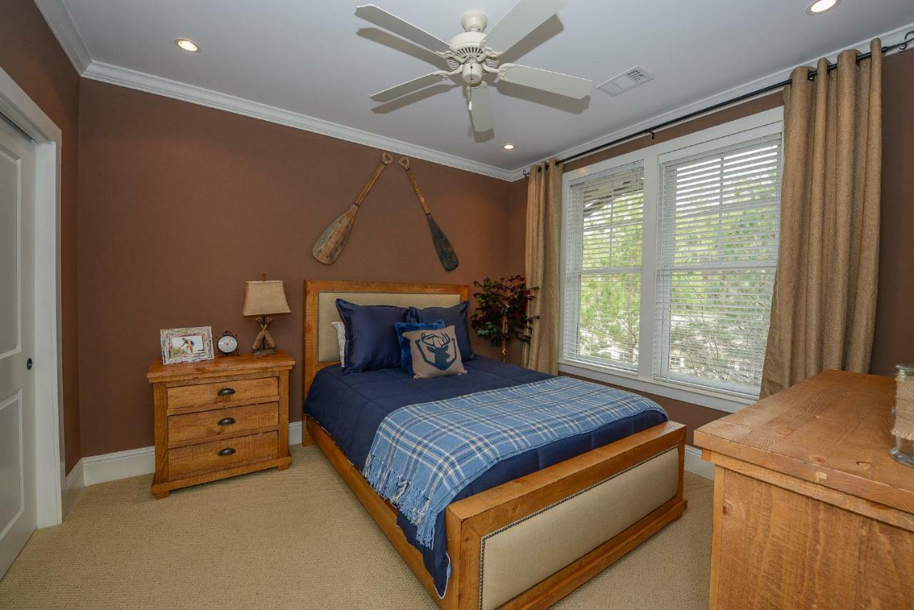 The Village Condo Greensboro Ngoại thất bức ảnh